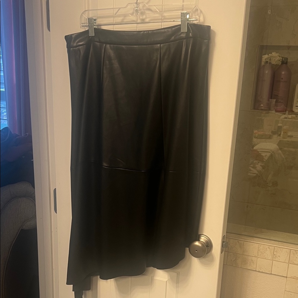 Elegant Black Faux Leather Skirt